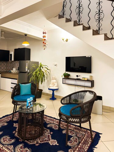 2-bedroom villa in pleasant Candolim with cool AC breeze