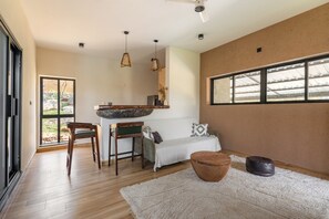 Villa - balkon - udsigt til have | Opholdsområde