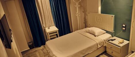 Chambre Simple, balcon, vue mer