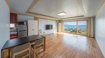 Basic Room, 1 Bedroom (Room 303)
