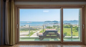 ベー シック ルーム 1 ベッドルーム (Room 303)