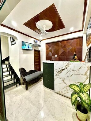 Lobby - Shivalaya Hotel (Jaipur)