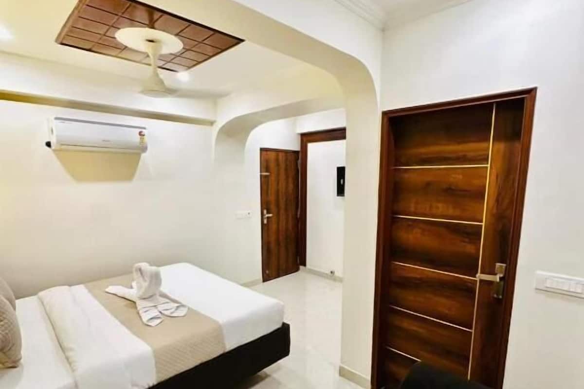 Luxury Suite, City View