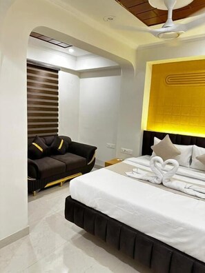 Blackout drapes, soundproofing, iron/ironing board, free WiFi - Shivalaya Hotel (Jaipur)