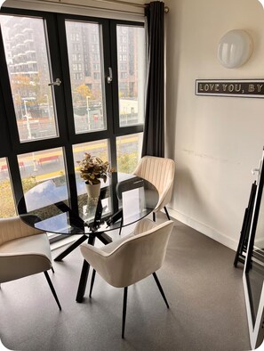 Interior - Fast London access (London)