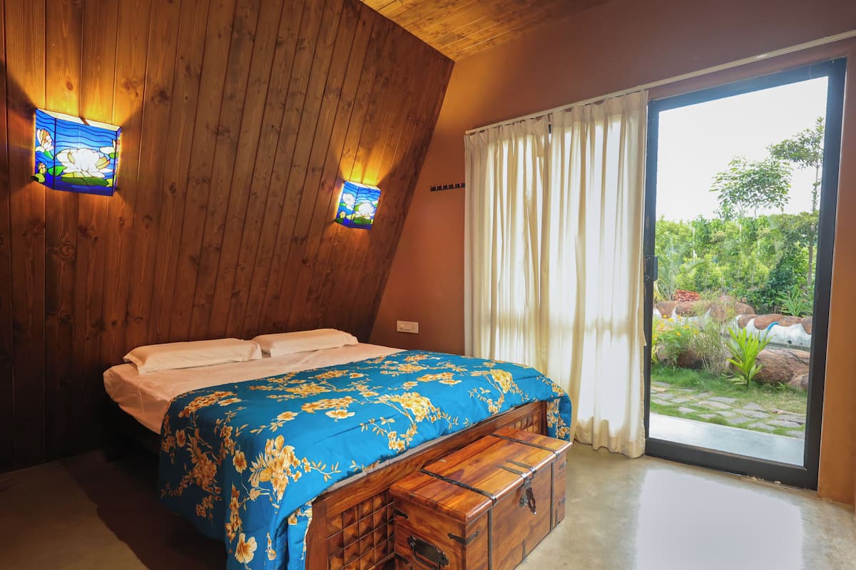 Huvila, parveke, näköala puutarhaan