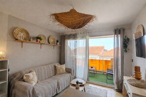 Living area - Vrbo Property (Canet-en-Roussillon)