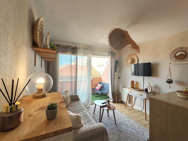 Living area - Vrbo Property (Canet-en-Roussillon)