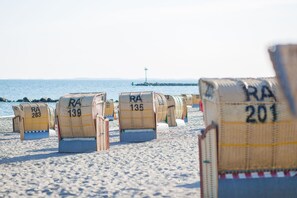 On the beach - Strandburg Meereszauber – Sea View Apartment (Fehmarn)