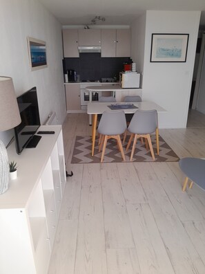 Private kitchen - Studio Remblai Sables d'Olonne facing the sea (sleeps 3 to 4) (Les Sables-d'Olonne)