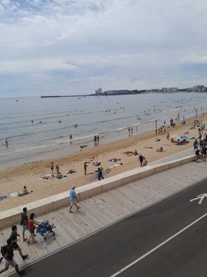 Beach - Studio Remblai Sables d'Olonne facing the sea (sleeps 3 to 4) (Les Sables-d'Olonne)