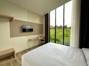 Phòng tiện nghi đơn giản, quang cảnh thành phố