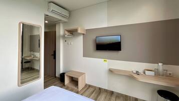 Comfort Room, City View