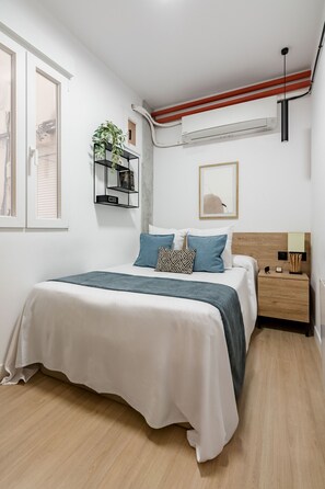1 bedroom, iron/ironing board, free WiFi, bed sheets - Charming apartment between Malasaña and Tribunal (Comunidad de Madrid)