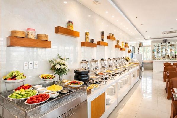 Daily buffet breakfast for a fee - G8 Diamond Hotel Saigon (Ho Chi Minh)