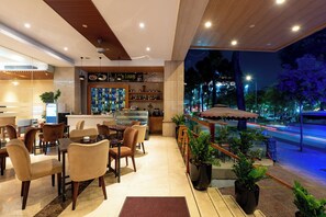 Front of property - G8 Diamond Hotel Saigon (Ho Chi Minh)