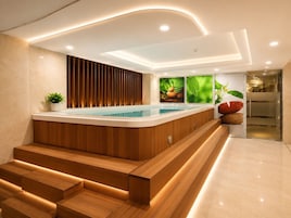 5 indoor pools