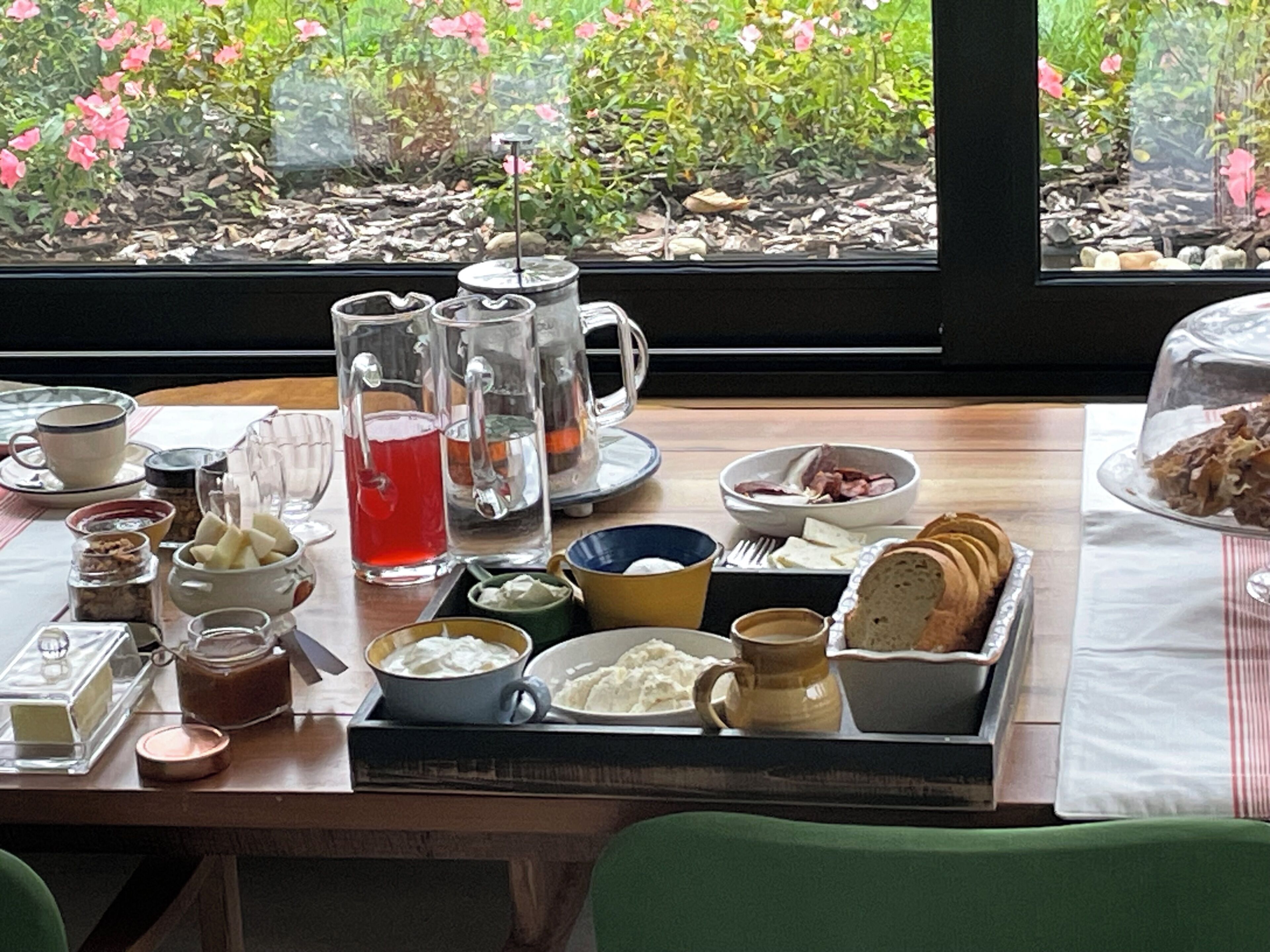 Deluxe Double Room, Hill View | Dining