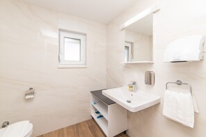 Shower, towels - Altiora Prestige Residence 303 (Gradac)