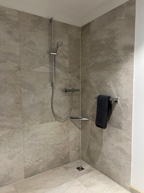 Shower, hair dryer - Spacious Apartment with exceptional Sea View and Wellness Area! (Wendtorf)