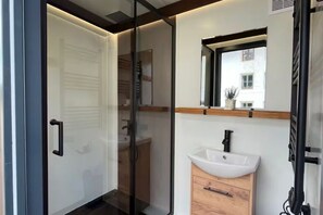 Bathroom - Private Forest Retreat + Sauna + BBQ (Čmelíny)