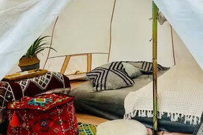 Room - Private Forest Retreat + Sauna + BBQ (Čmelíny)