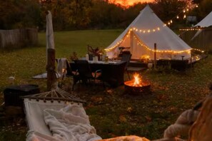 Outdoor dining - Group Stay ~ Sauna ~ Farm ~ Quad Rides ~ BBQ (Čmelíny)