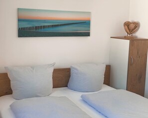 1 bedroom, iron/ironing board, WiFi, bed sheets - Vacation apartment Kaiserlodge in Haus Urvasi - Baltic Sea flair with sauna (Lübeck)