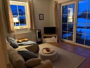 Smart TV, books - Quiet and cozy oasis of well-being close to the natural beach and beautiful nature (Dassow)