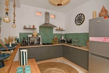 Fridge, microwave, oven, cookware/dishes/utensils