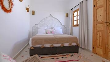 4 bedrooms, WiFi, bed sheets