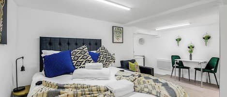 1 Schlafzimmer, Bügeleisen/Bügelbrett, Reisekinderbett, kostenloses WLAN