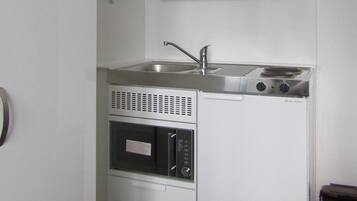 Studio, 1 Bedroom, City View | Interior
