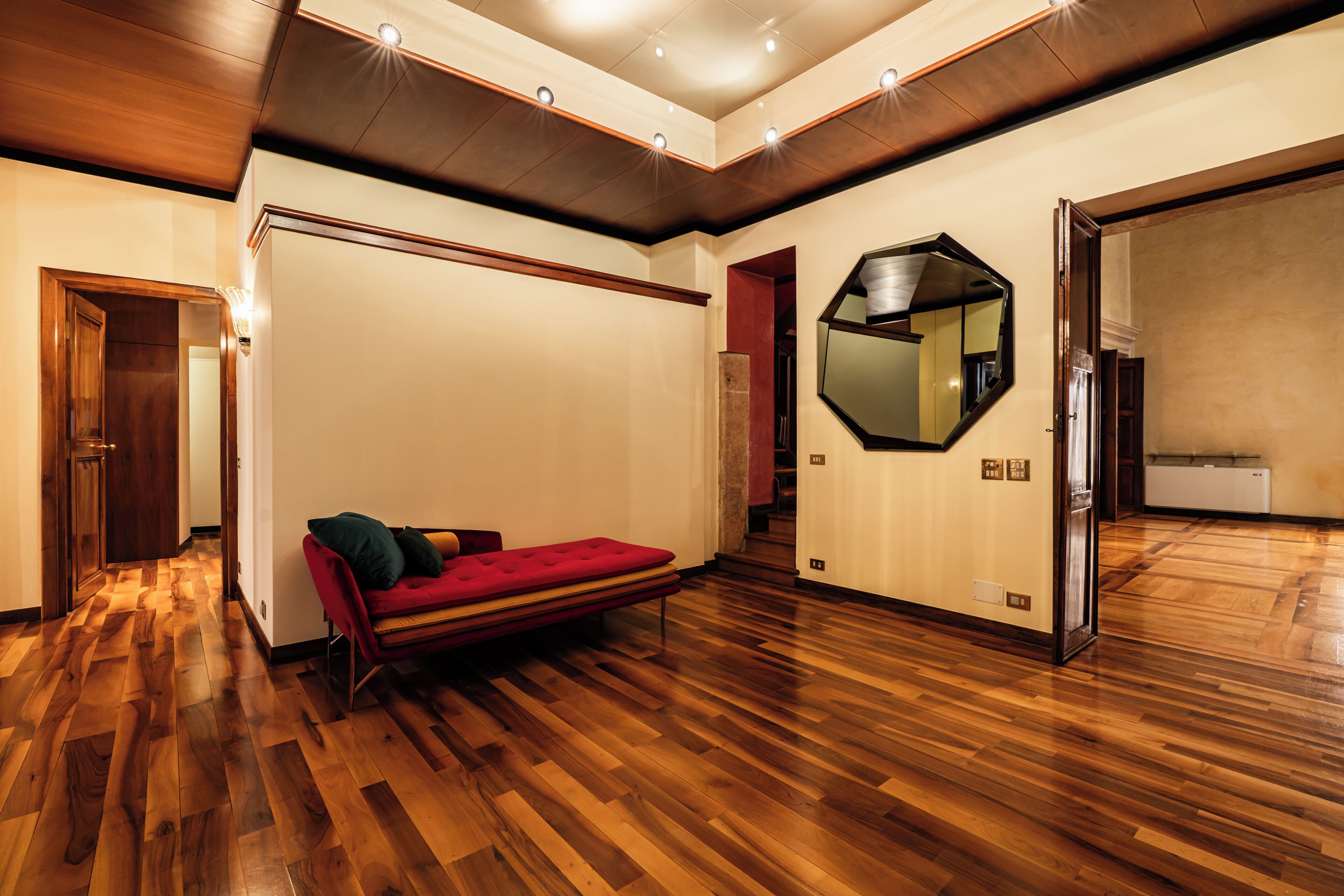 Appartamento, 6 camere da letto, balcone, vista giardino | Interni