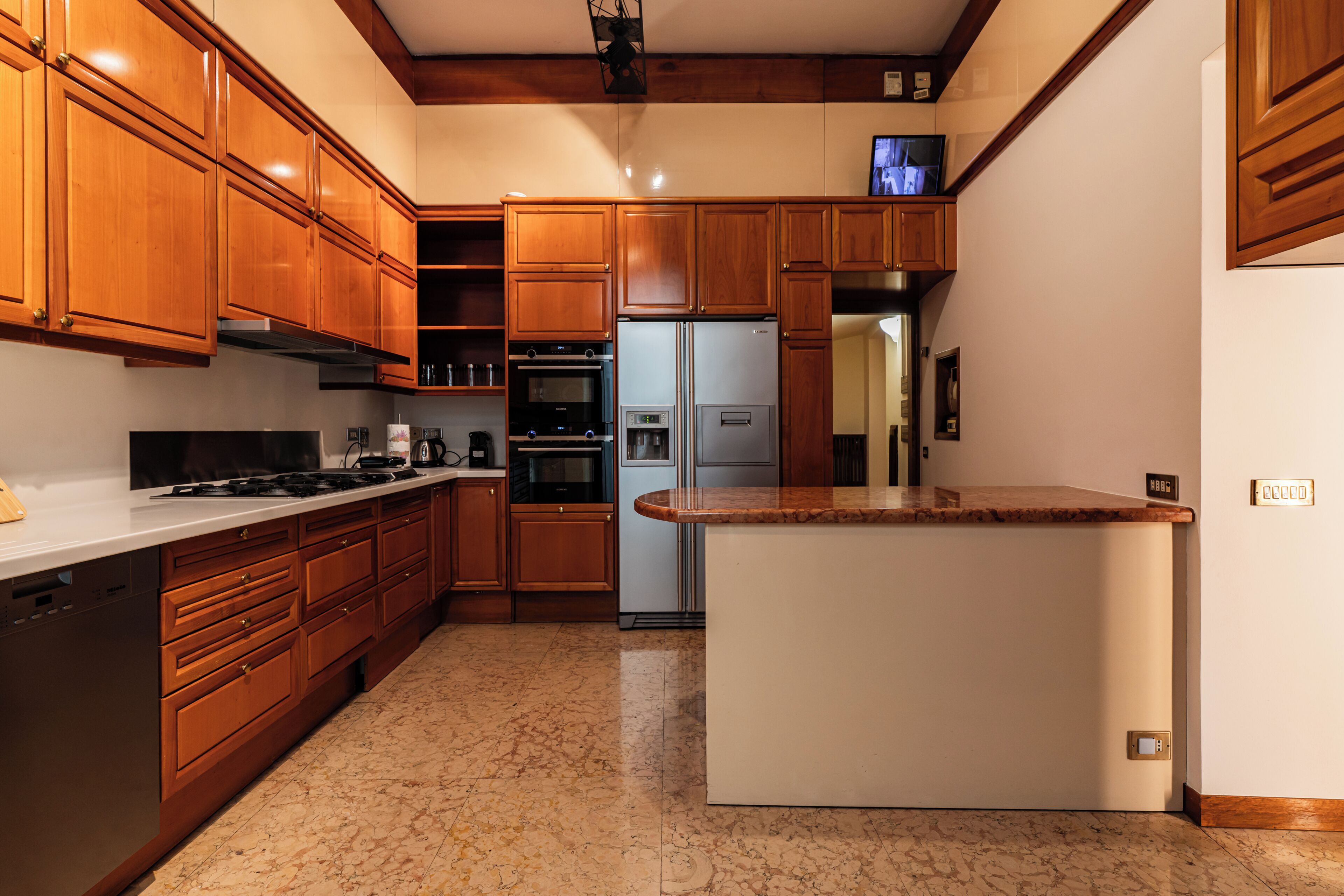Apartment, 6 Bedrooms, Balcony, Garden View | Private kitchen