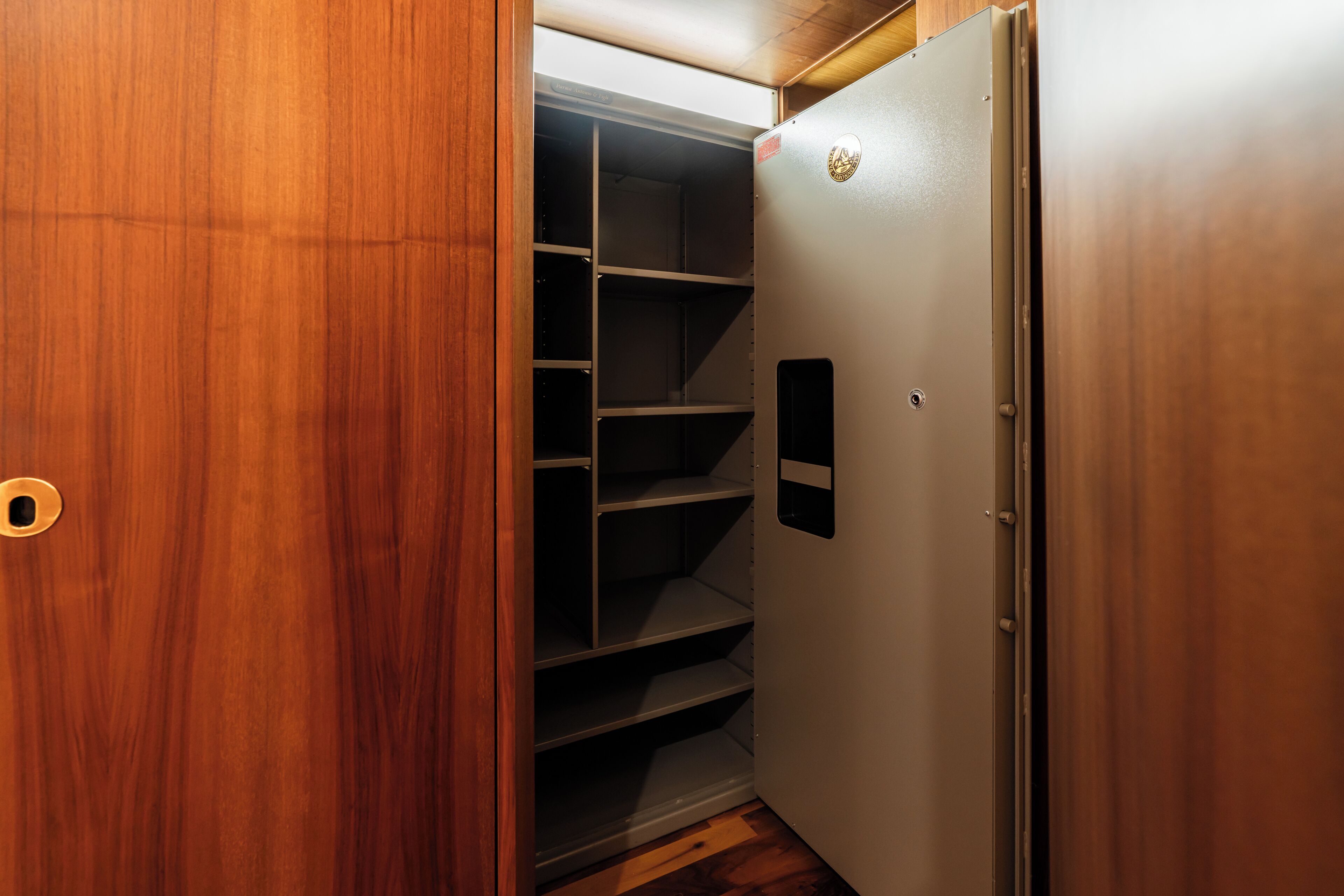 Apartment, 6 Bedrooms, Balcony, Garden View | Interior