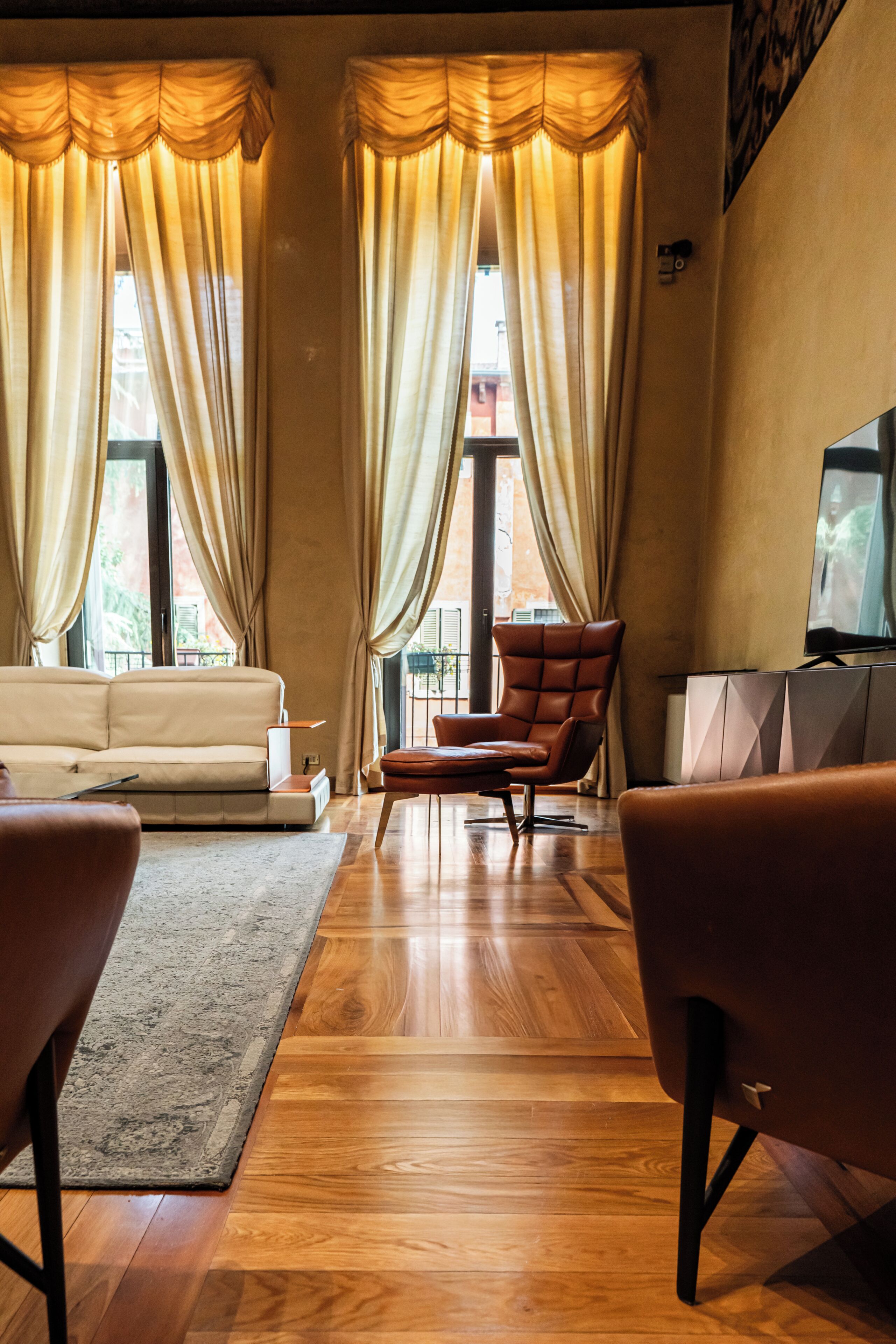 Appartamento, 6 camere da letto, balcone, vista giardino | Area soggiorno