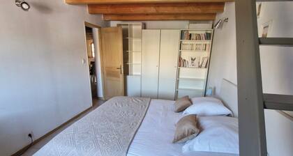 N1 guest room at Relais de Bellemaison