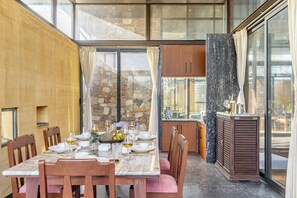 Deluxe Villa, Garden View | Dining - ELIVAAS Hari Bagh 4 BHK Villa (Jheejha)