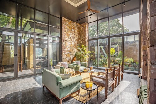 ELIVAAS Hari Bagh 4 BHK Villa