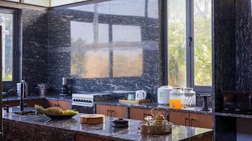 Deluxe Villa, Garden View | Private kitchen | Toaster