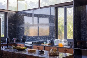 Deluxe Villa, Garden View | Private kitchen | Toaster