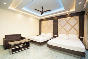 Superior Triple Room | Free WiFi - Mahabhoj Hotel & Restaurant (Mandarmani)