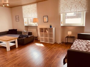 Living area - Odw homes - Old town apartment centrally located (Weinheim)