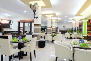 Restaurant - G Syariah Hotel (Bandar Lampung)