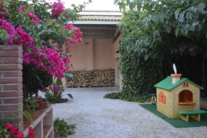 Garden - Charming 1951 House in Deltebre Wheelchair Accessible Retreat (Deltebre)