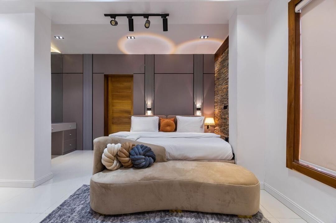 Luxury Apartment, Balcony, City View