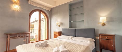 Duplex, River View