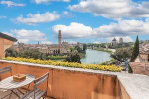 Maisonette, Flussblick | Speisen im Freien
