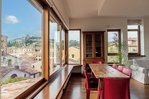 듀플렉스, 강 전망 | 다이닝